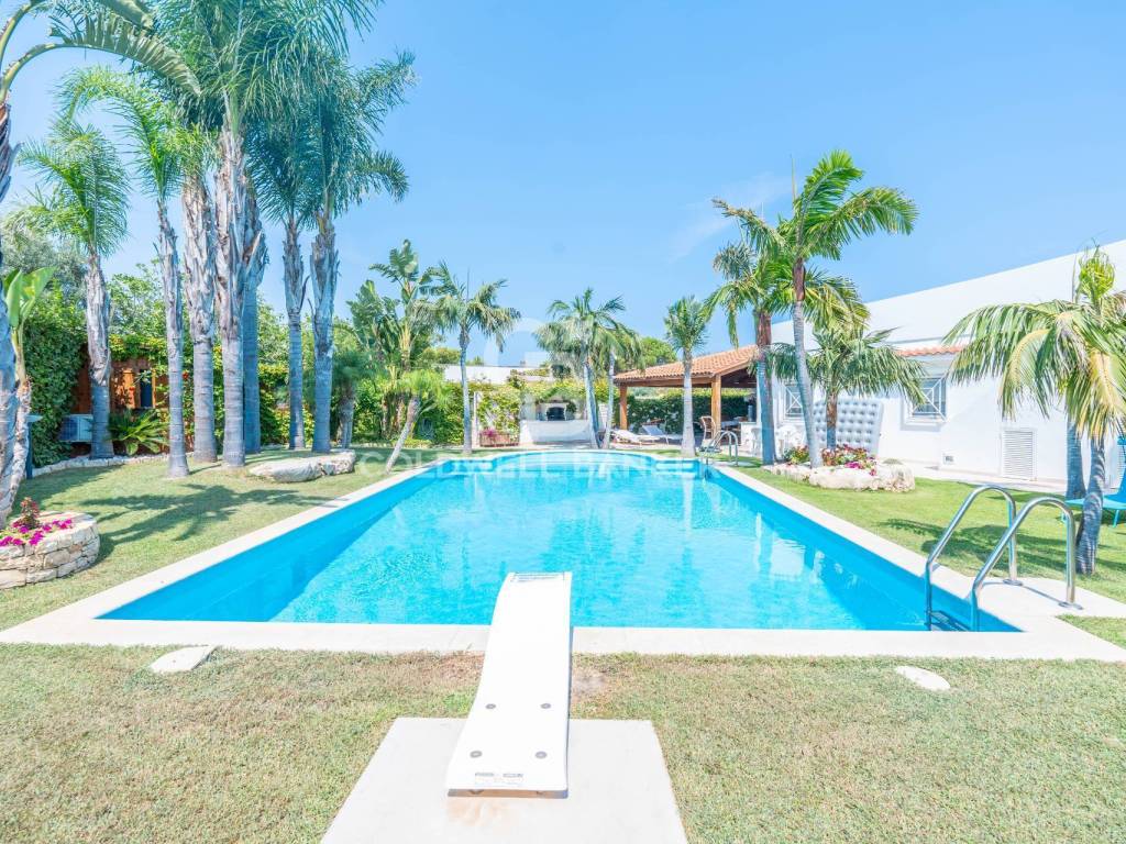 Villa unifamiliare contrada gorgognolo sn, ostuni costa, ostuni