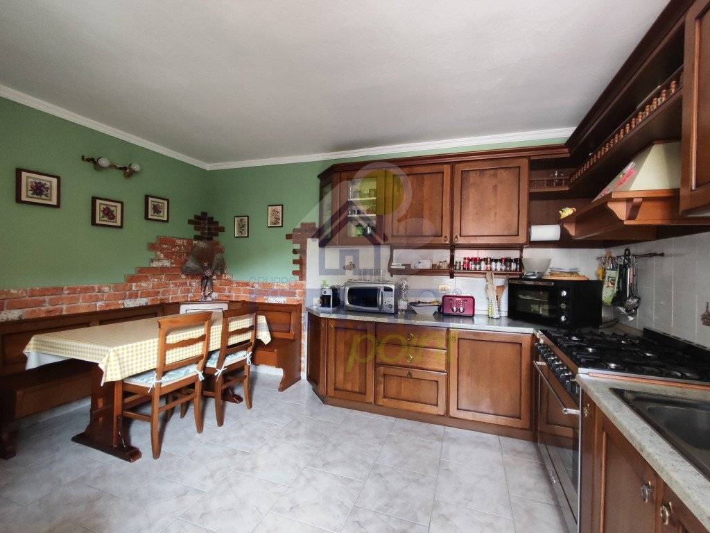 cucina abitabile vista 1.jpg