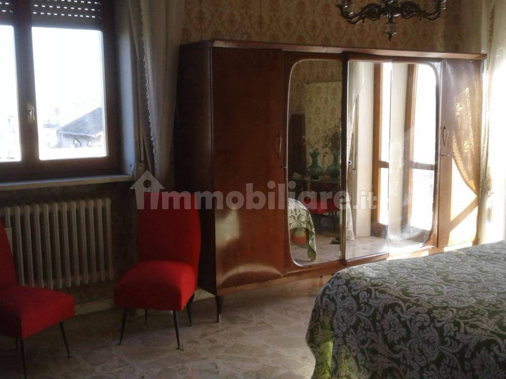 Vendita Appartamento in via Lequile 2. Lecce. Da ristrutturare, terzo