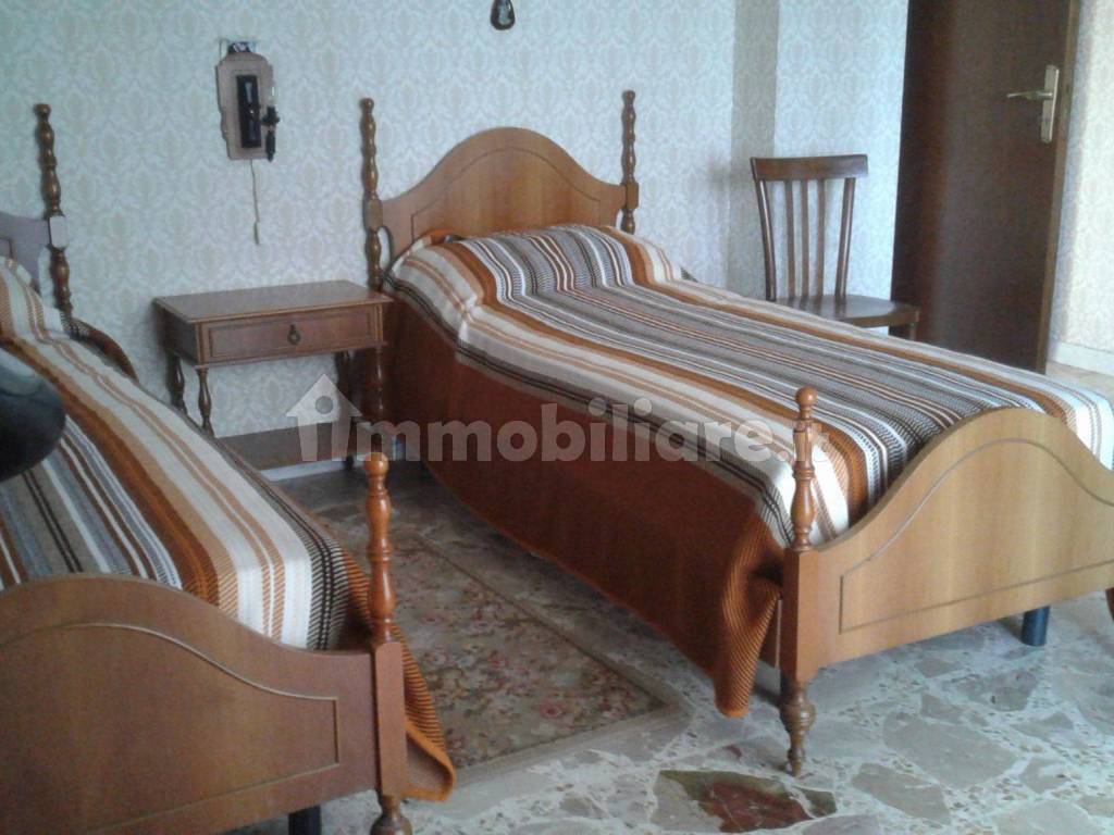 Vendita Appartamento in via Lequile 2. Lecce. Da ristrutturare, terzo