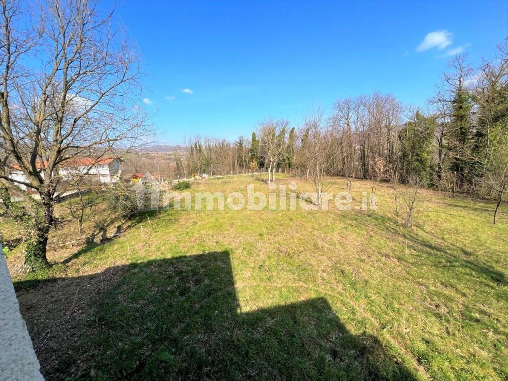 14 terreno visto dal balcone.jpg