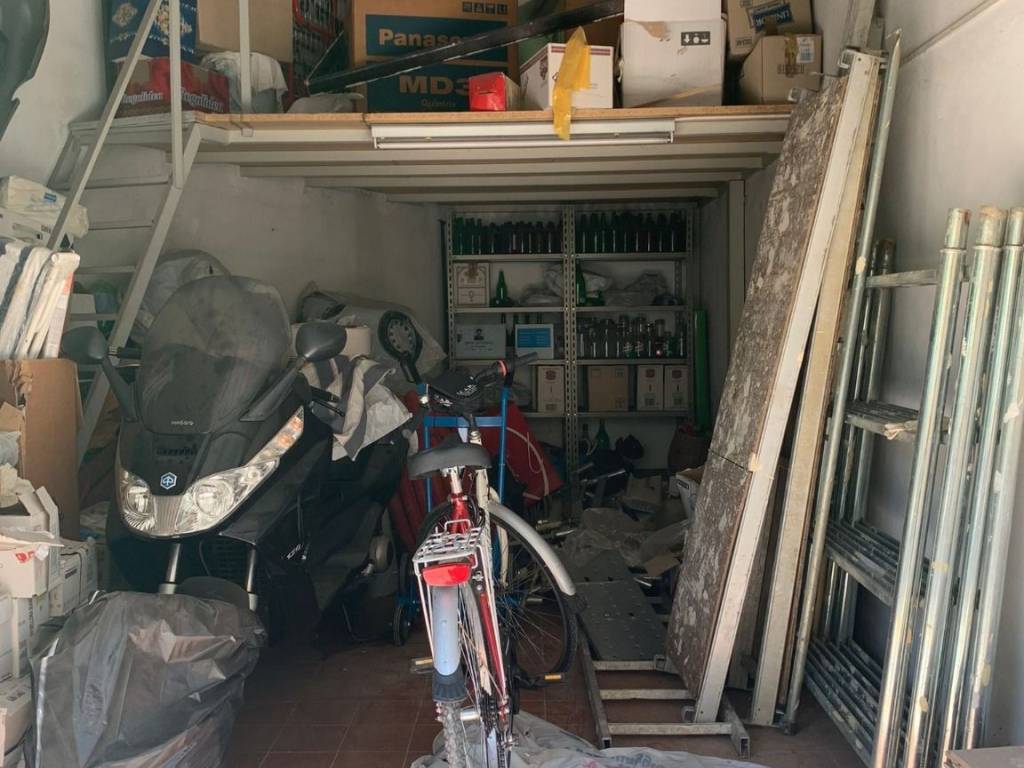 GARAGE