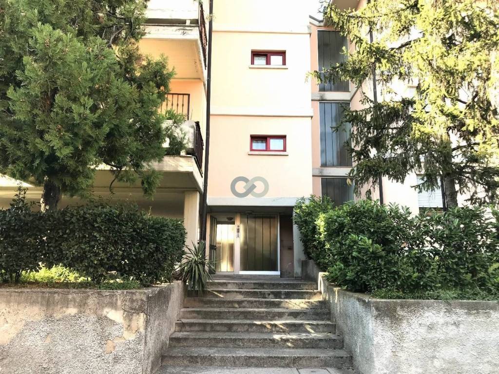 Appartamento via Liguria 5, Lonato, Lonato del Garda