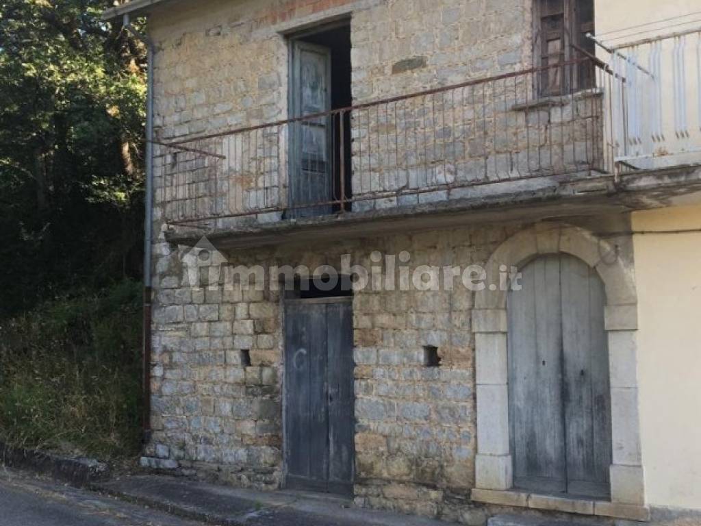 Vendita Casale in Contrada Iannazzo Latronico. Da ristrutturare, 60 m²
