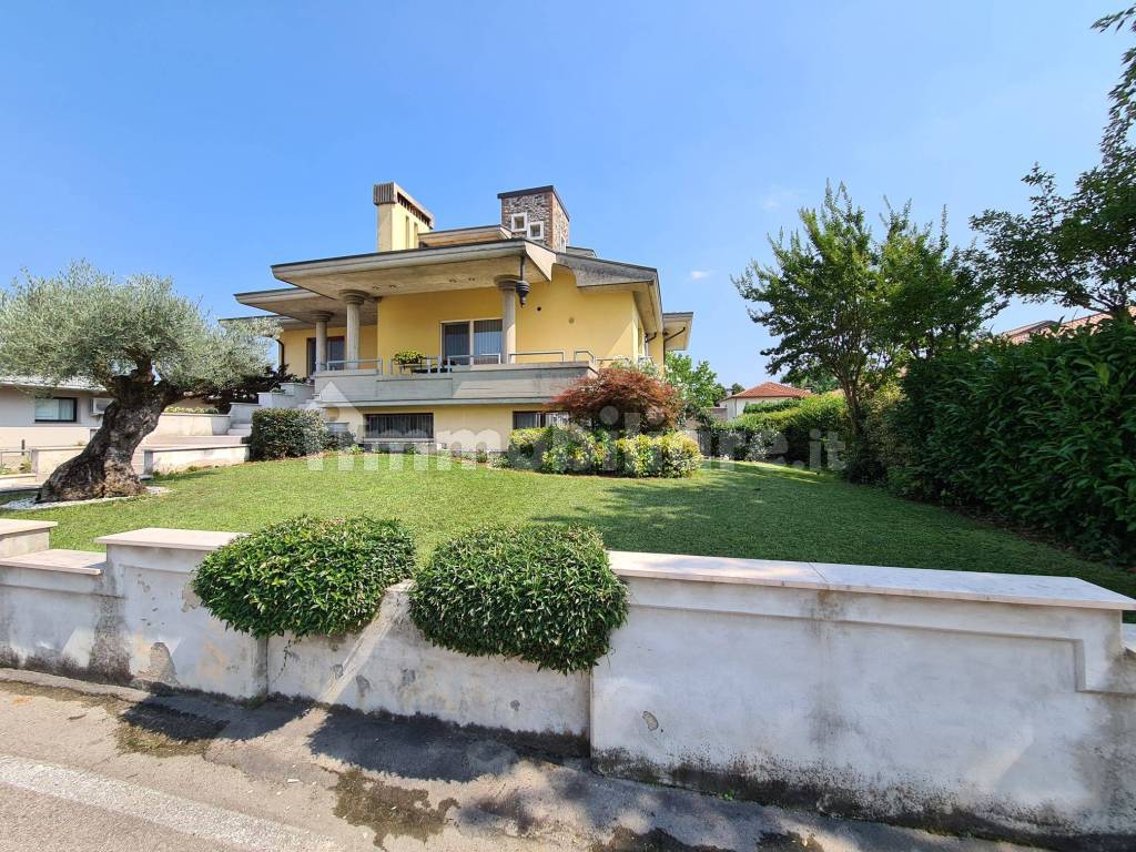 Villa-Thiene