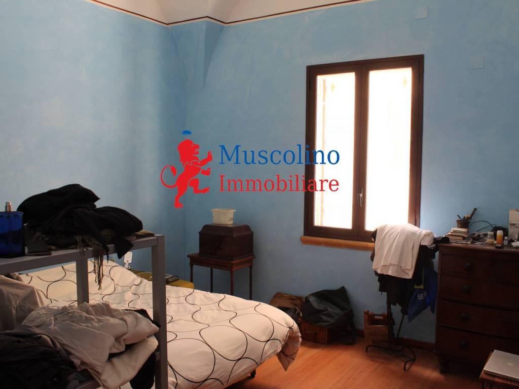 Camere da letto moderne complete a Mazara