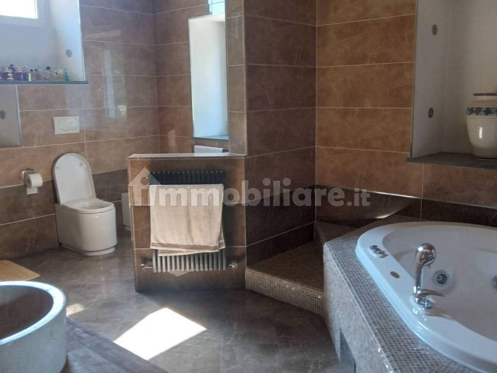 BAGNO PRIVATO PRINCIPALE