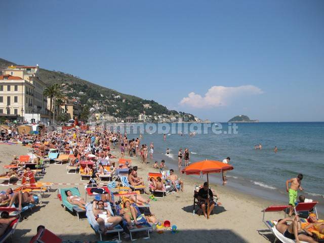 spiagge_alassio[1].jpg