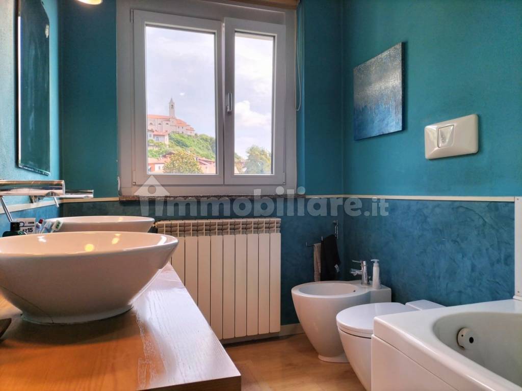 Bagno primo piano