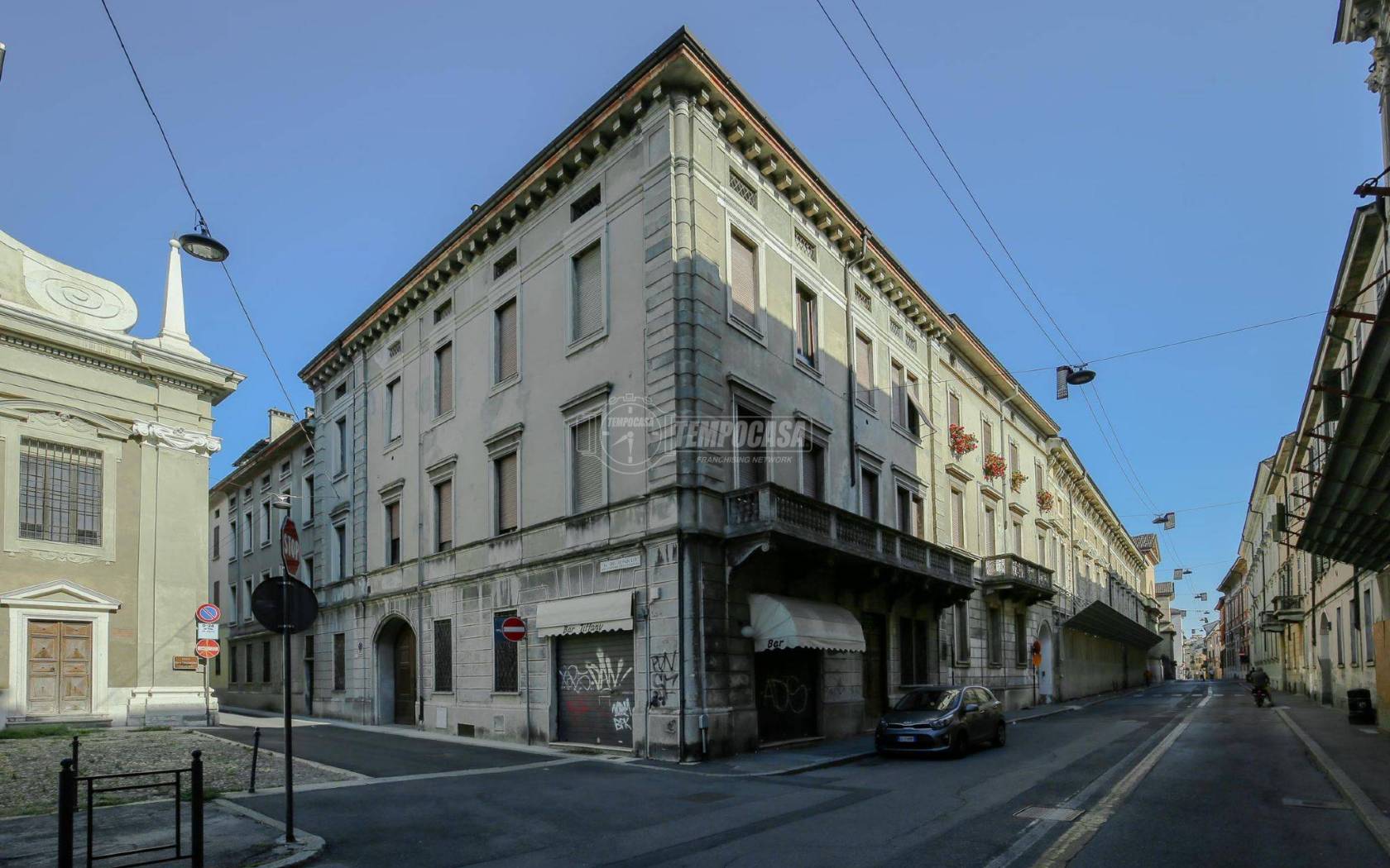 Palazzo - Edificio via Palestro, Centro, Cremona