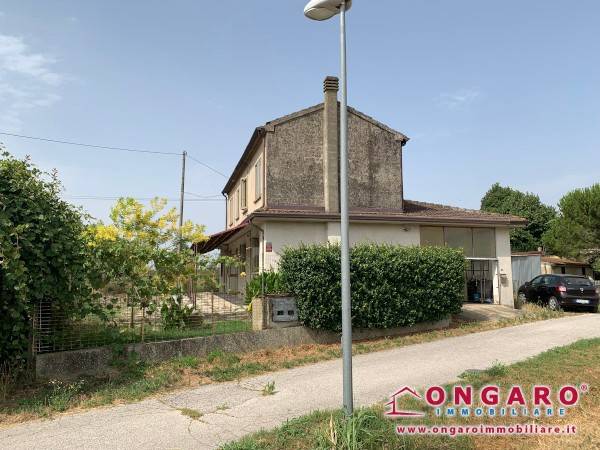 Villa in vendita a Riva del Po