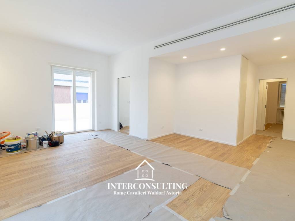 Affitto Attico in via Quinto Fabio Pittore Roma. Ottimo stato, con