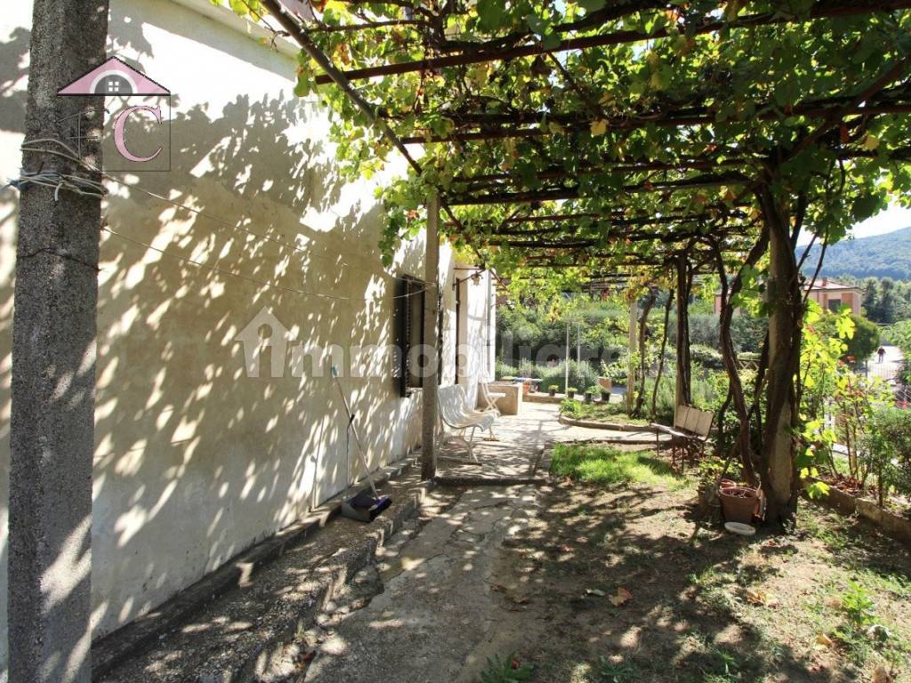 Vendita Terratetto unifamiliare in Strada della Cava Narni. Buono stato,  posto auto, con terrazza, riscaldamento autonomo, 126 m², rif. 105839841