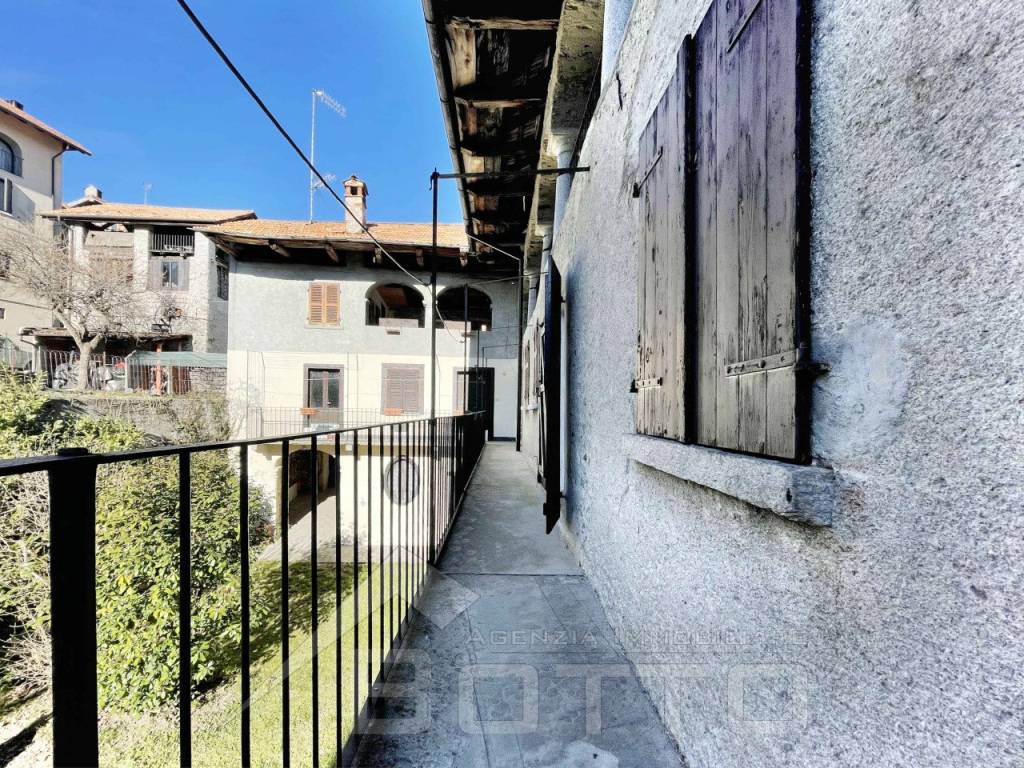 casa vendita madonna del sasso balcone