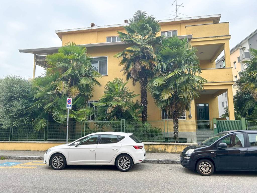 Stanza doppia via ettore grippa, novara