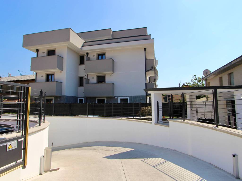 Garage - box via francesco ferrer 58, sant'edoardo, busto arsizio
