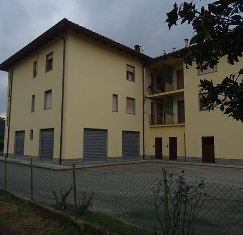 Capannone, centro, poppi