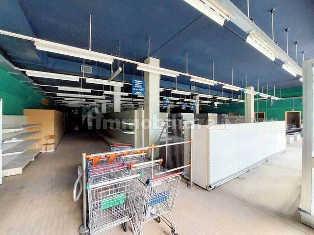 Supermercato, sito a Mantova (VISTA INTERNI