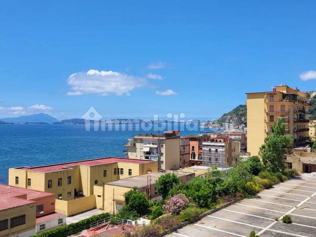 Vendita Appartamento Napoli. Quadrilocale in via Caio Asinio pollione