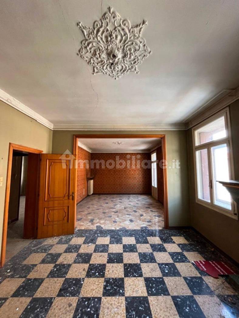 Palazzo - Edificio in vendita a Vicenza