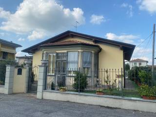 ESTERNO 2