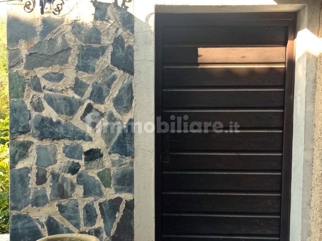 porzione di  Rustico con ingresso indipendente