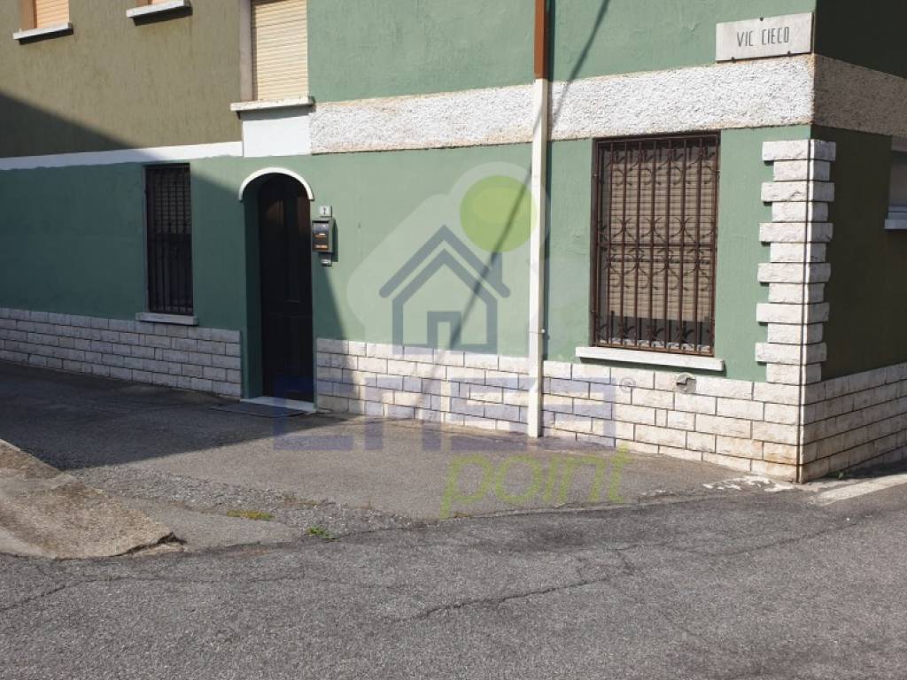 Case con garage in vendita Seniga - Immobiliare.it