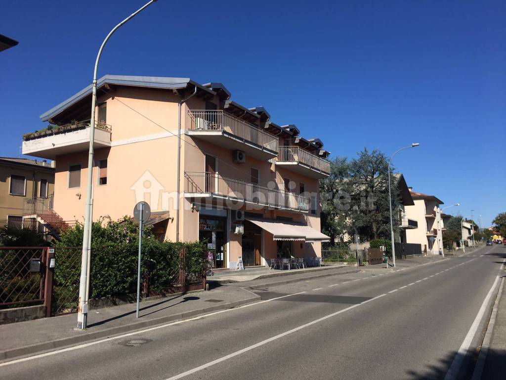 Vendita Appartamento Gessate. Quadrilocale in villa fornaci. Buono