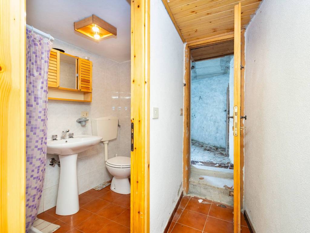 bagno e seconda uscita