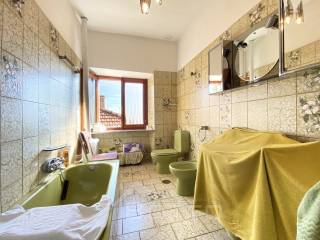 casa vendita cavallirio bagno