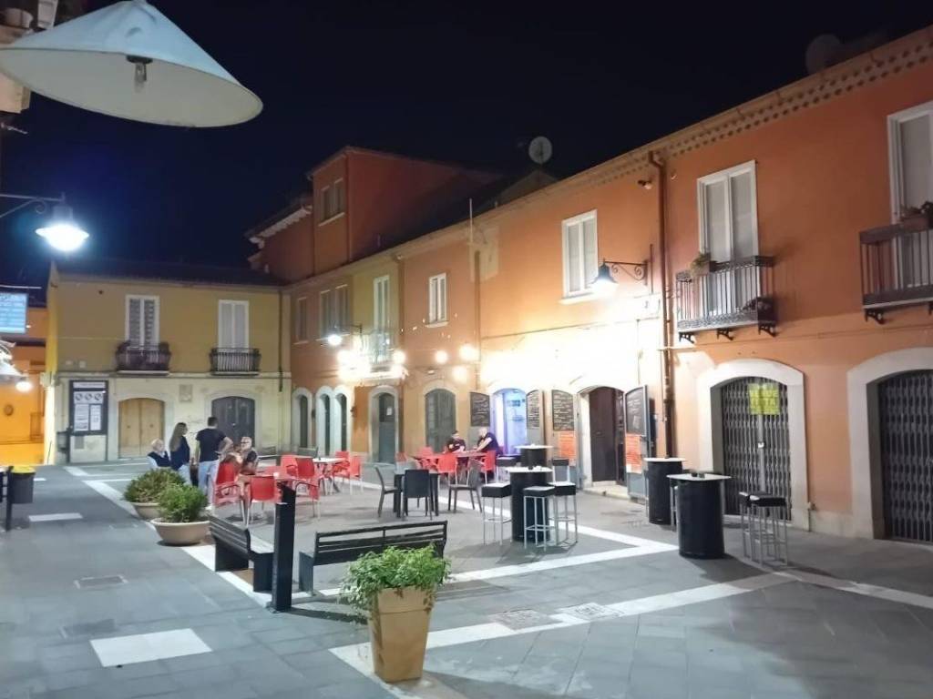 Birreria - pub piazza duca della verdura 15, centro, potenza