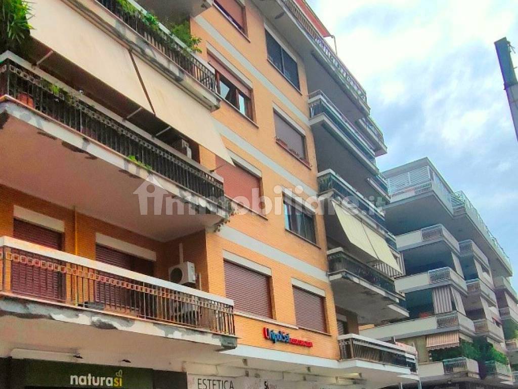 Vendita Appartamento in via Antonio De Viti De Marco. Roma. Da ristrutturare, terzo piano, con Vendita Appartamento in via Antonio De Viti De Marco. Roma. Da ristrutturare, terzo piano, con