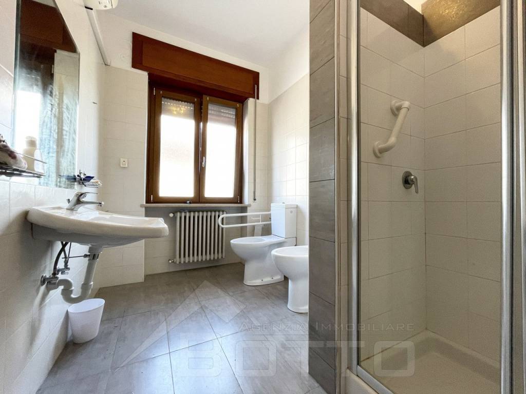 casa vendita cureggio bagno