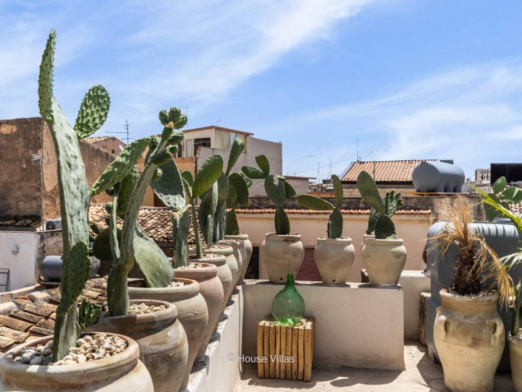 002__palazzetto_con_terrazzino_panoramico_in_centro_a_noto_03.jpg