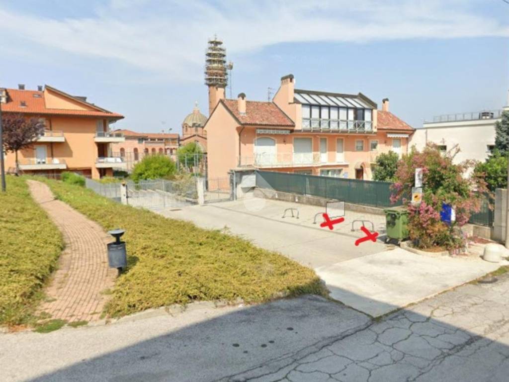 Garage - box strada croci 6, corso langhe, moretta, corso cortemilia, alba
