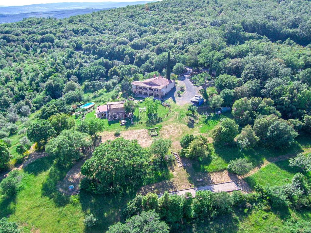 Vendita Casale in Strada Provinciale di Montemassi Roccastrada. Buono