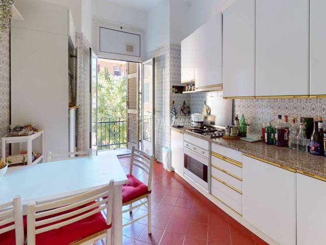 Via-De-Ruggero-Kitchen(1)