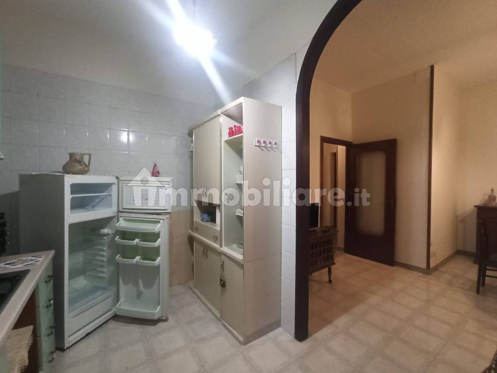 Affitto Appartamento Avellino. Quadrilocale in via Benedetto Croce 39.  Buono stato, primo piano, con balcone, riscaldamento autonomo, rif.  106029389