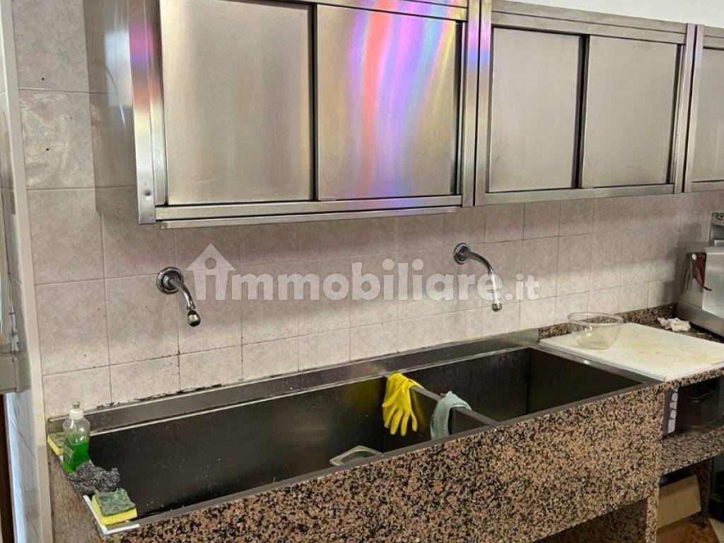 Rosticceria Pizza al taglio via Valpantena, Verona, Rif. 106111679