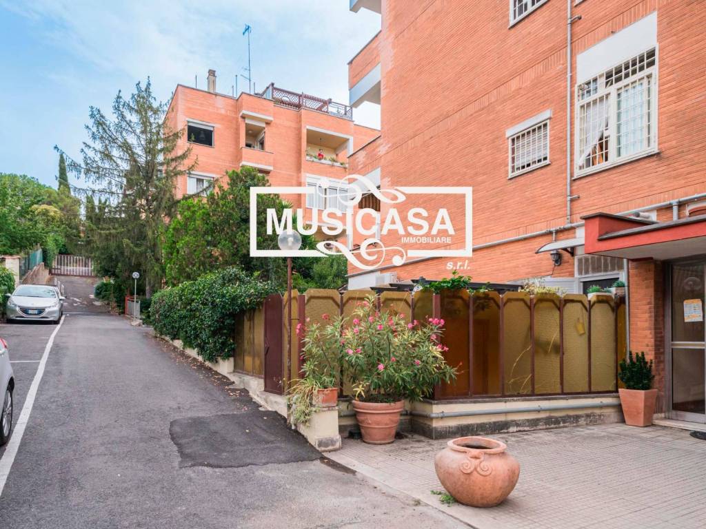 Vendita Attico in via della Pisana Roma. Buono stato, posto auto, con terrazza, rif. 106116159