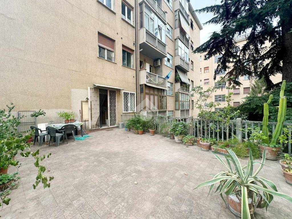 Vendita Appartamento Roma. Quadrilocale in via Numidia 1. Buono stato,  primo piano, con terrazza, riscaldamento autonomo, rif. 105950411