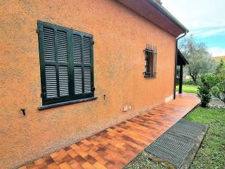 PROSPETTO ESTERNO E CORTILE