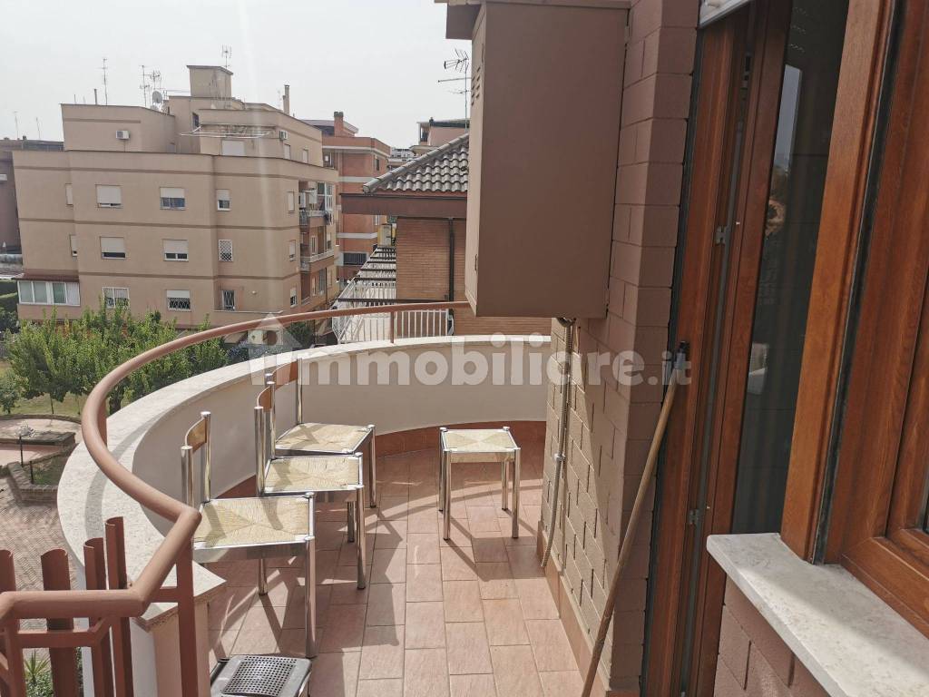 Affitto Appartamento Roma. Bilocale in via Antonio Santoro 29. Buono