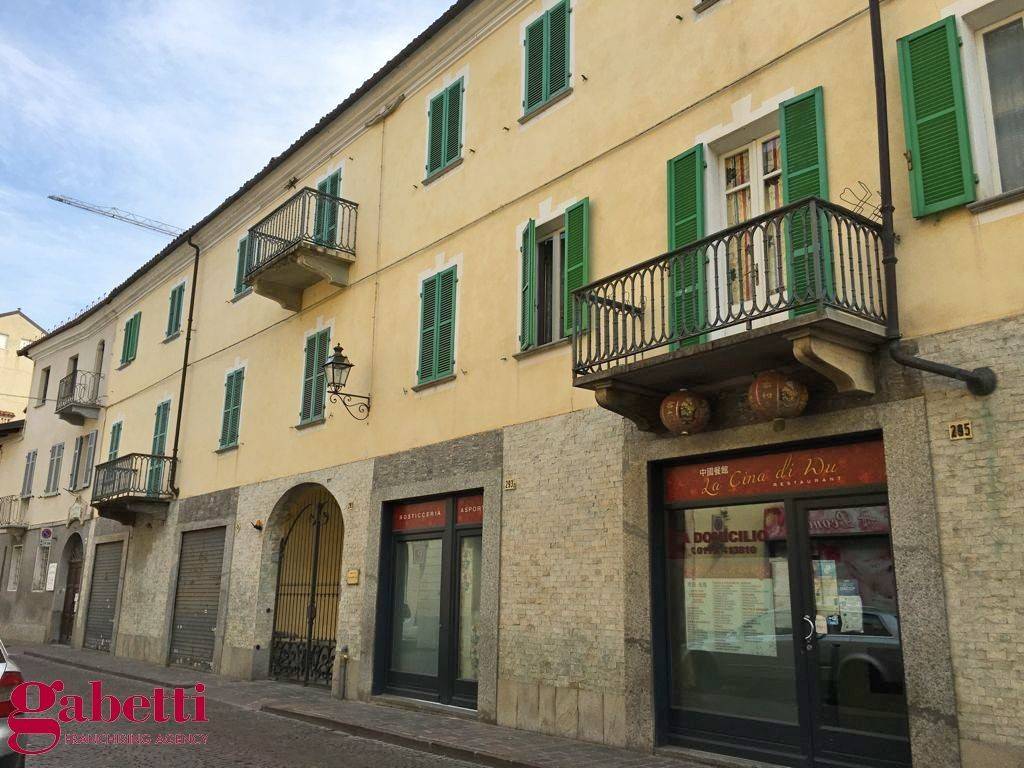 Negozio all'asta via vittorio emanuele ii 295, bra