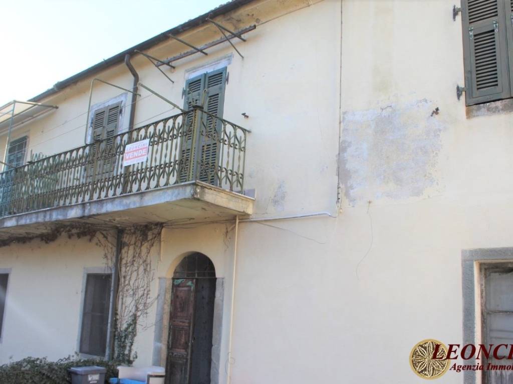 vendita-rustico-in-centro-storico-massa-carrara-rif-a414-a414-appartamento-in-centro-storico-9.JPG