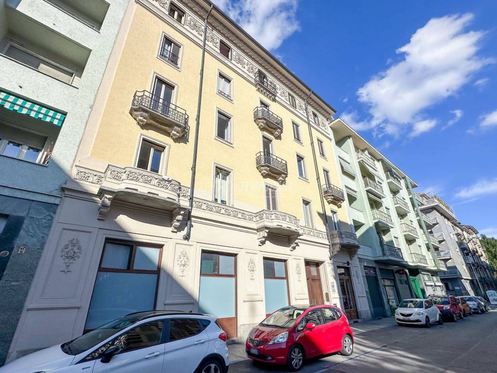 Vendita Appartamento Torino. Trilocale in via Marco Polo 38. Buono stato,  secondo piano, con balcone, riscaldamento centralizzato, rif. 106171465