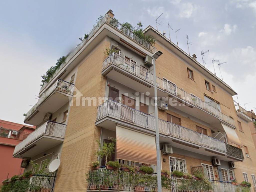 Affitto Appartamento Roma. Quadrilocale in via dei Gonzaga. Buono stato