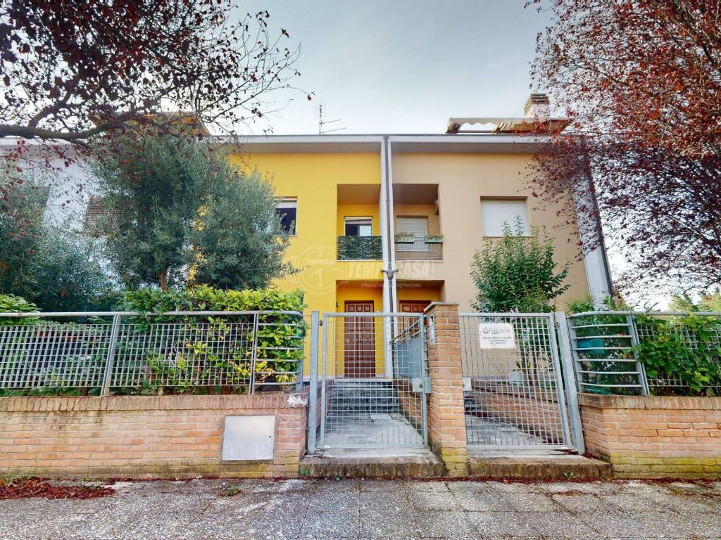 Villa a schiera via capra frank 6, celletta - santa veneranda, pesaro