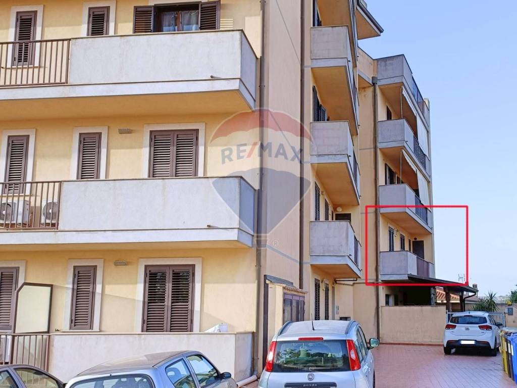 Vendita Appartamento Modica. Trilocale in via Cozzo Rotondo 14. Buono  stato, primo piano, con balcone, riscaldamento autonomo, rif. 106198169