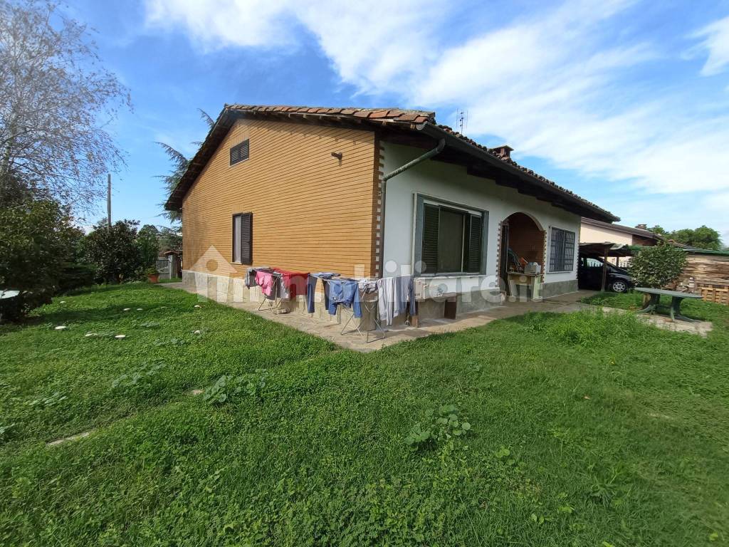 vendita-villa-unifamiliare-in-via-luigi-einaudi-19-cellarengo-buono